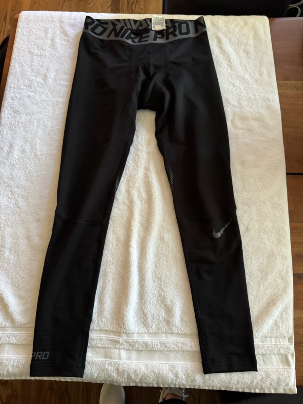 NikePro Black recovery Compression Tights. Excellent condition. Size L